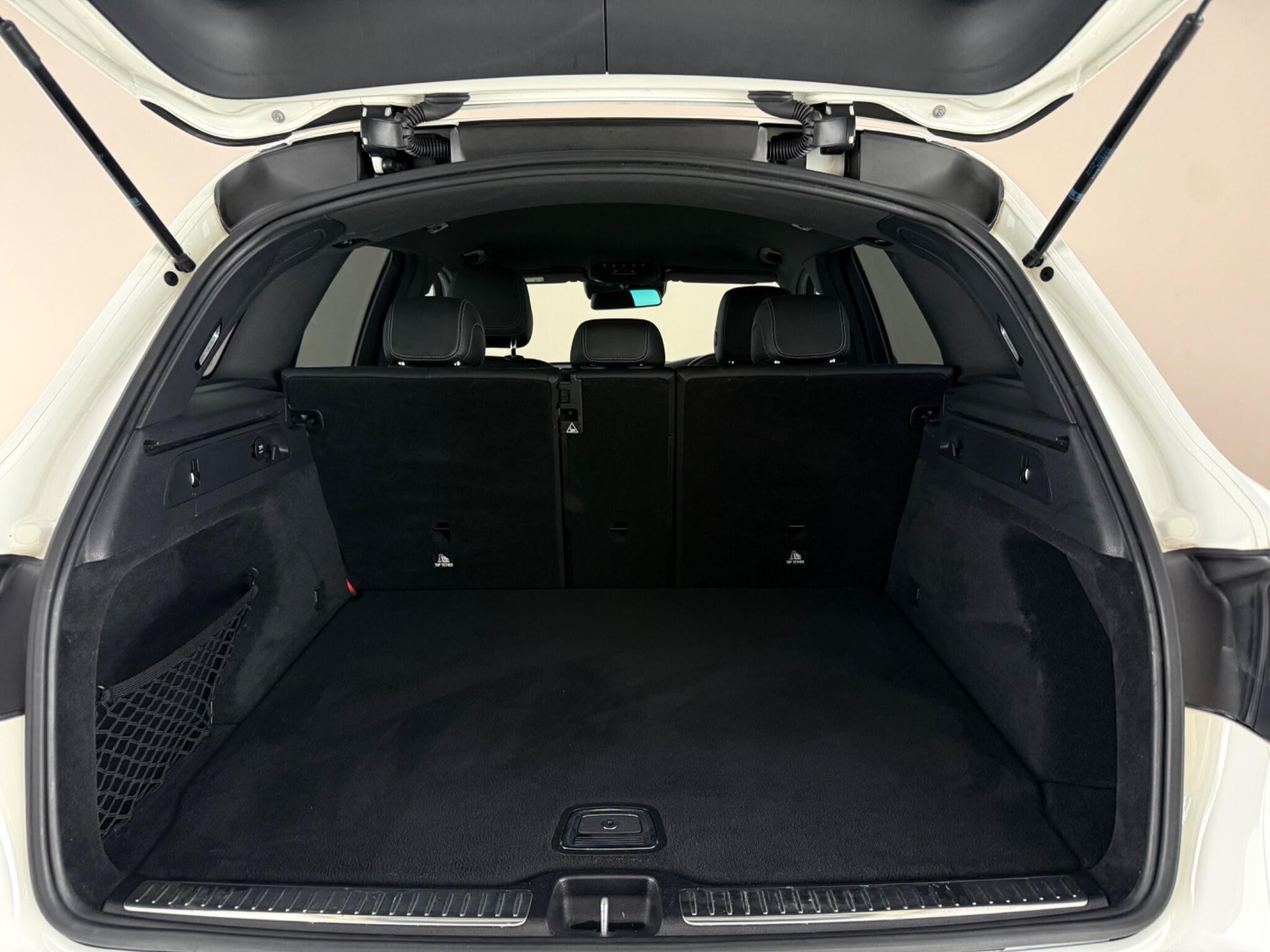 Mercedes-Benz GLC view 10