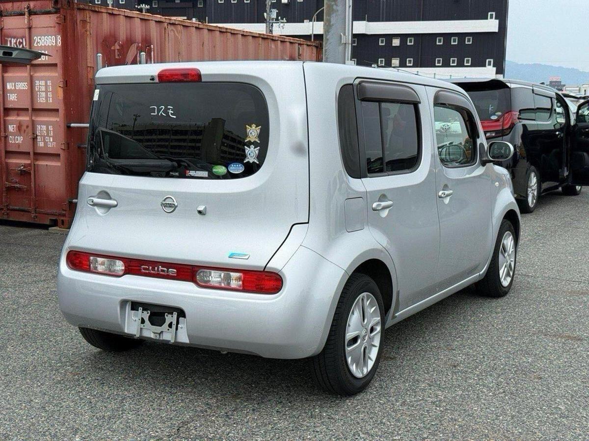 Nissan Cube view 2