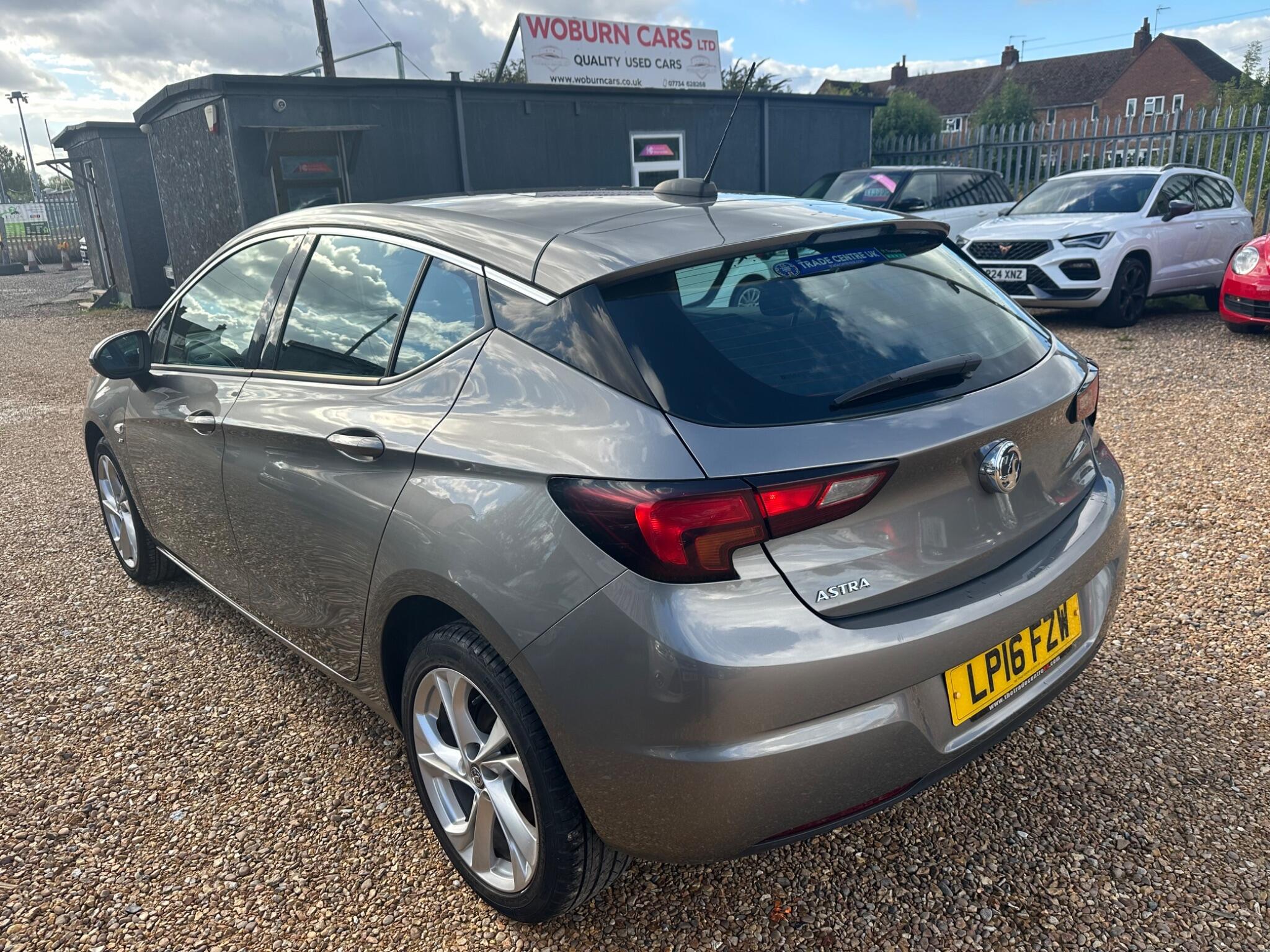 Vauxhall Astra view 5