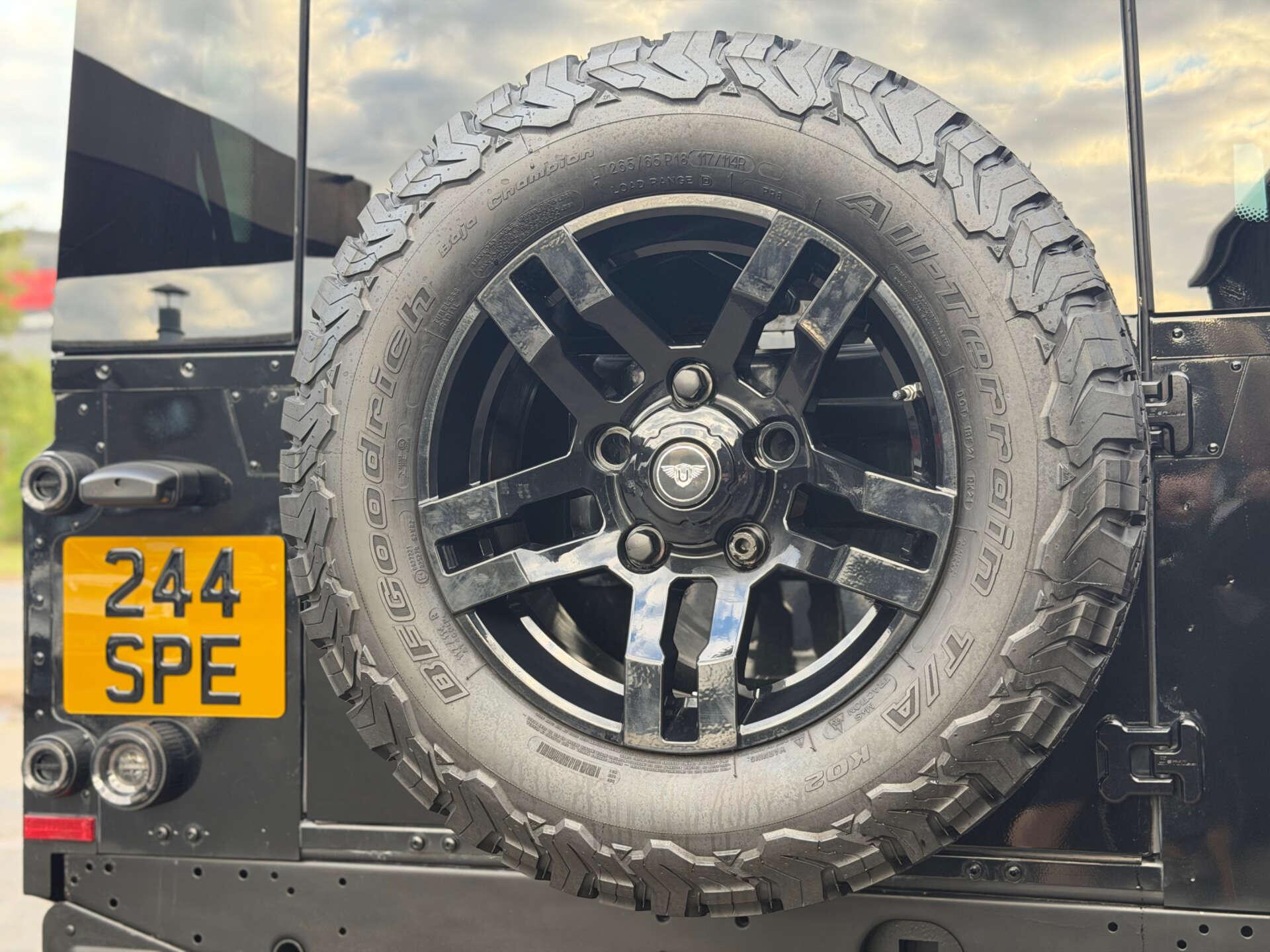 Land Rover Defender view 53