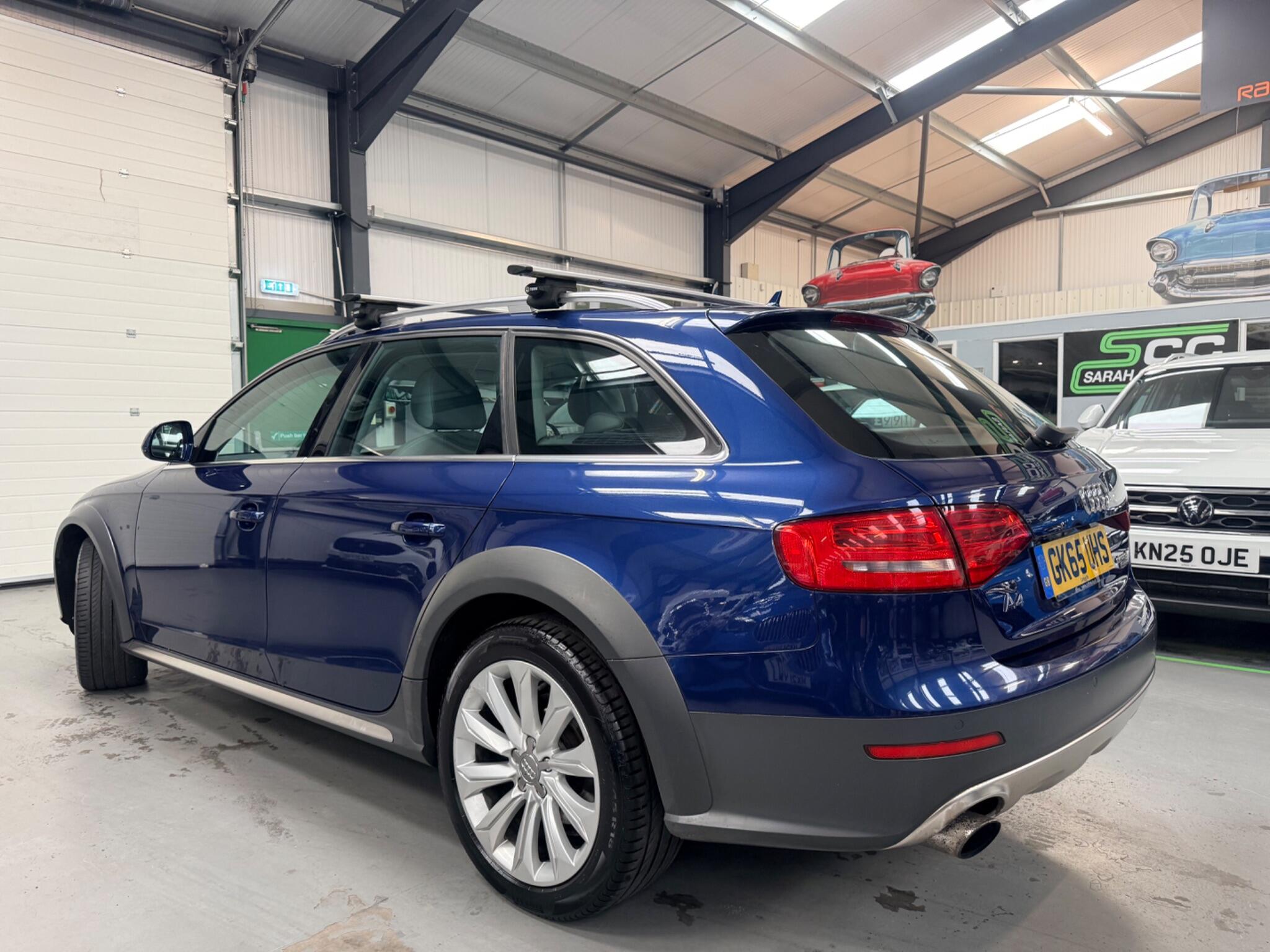 Audi A4 Allroad view 8