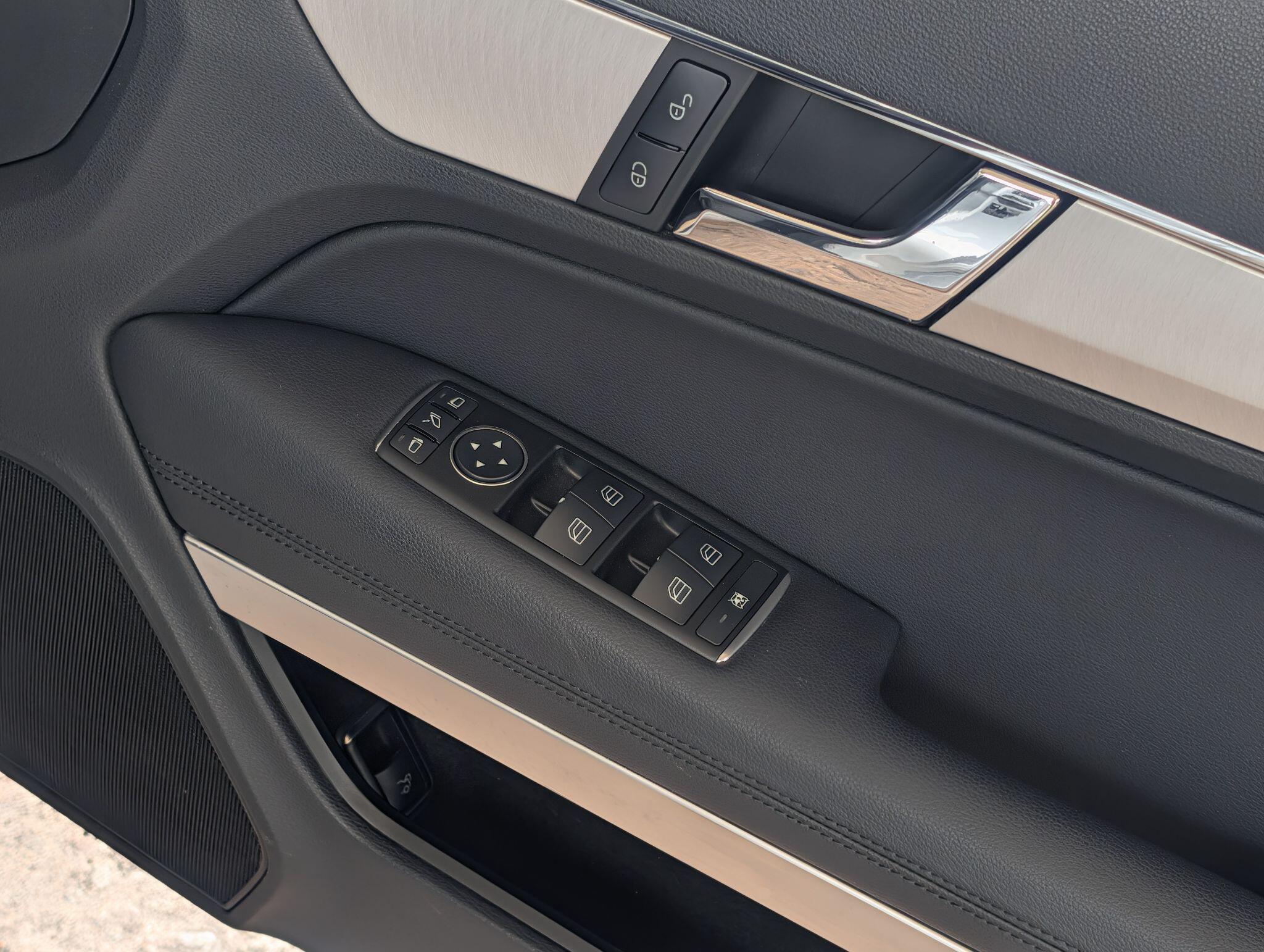 Mercedes-Benz E-Class view 45
