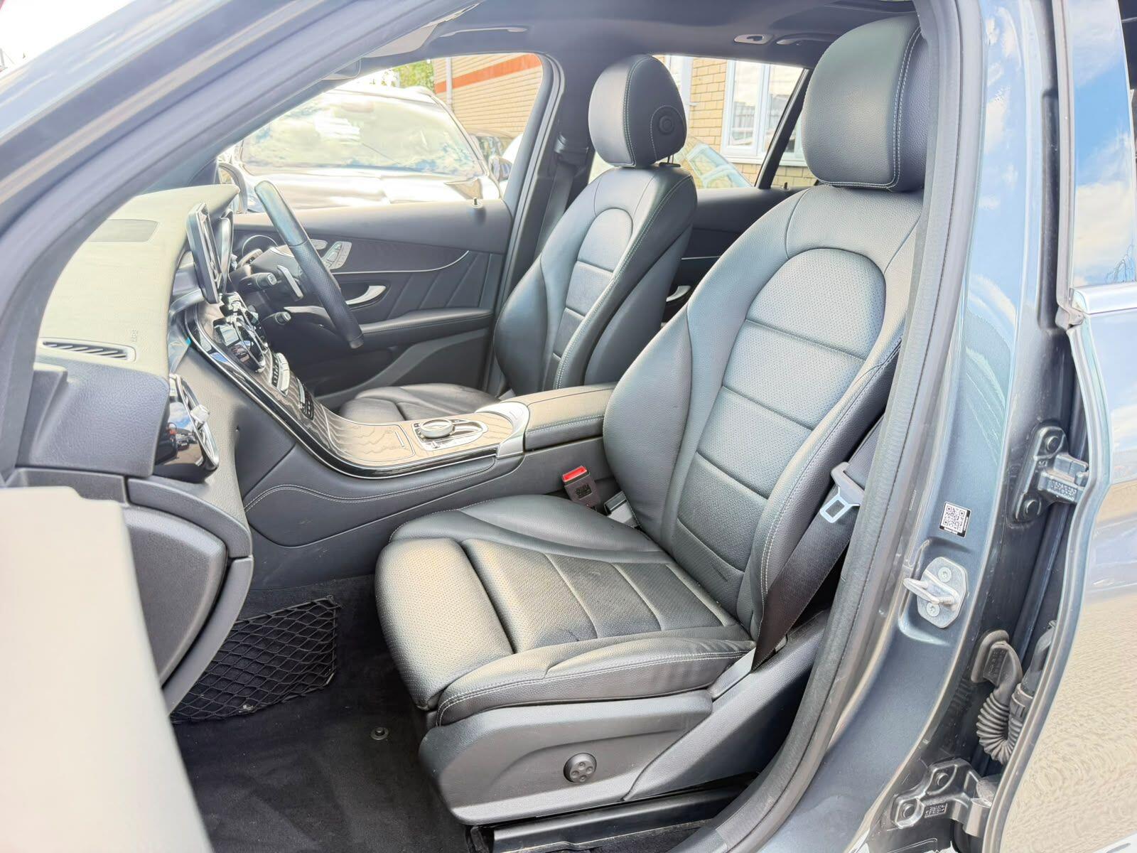 Mercedes-Benz GLC view 32