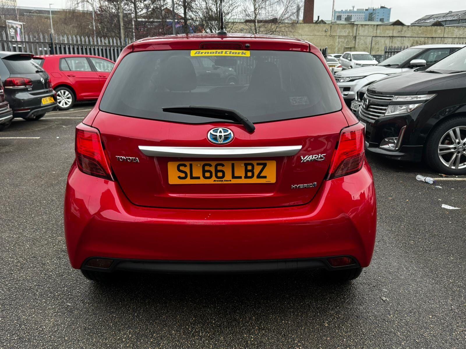 Toyota Yaris view 9