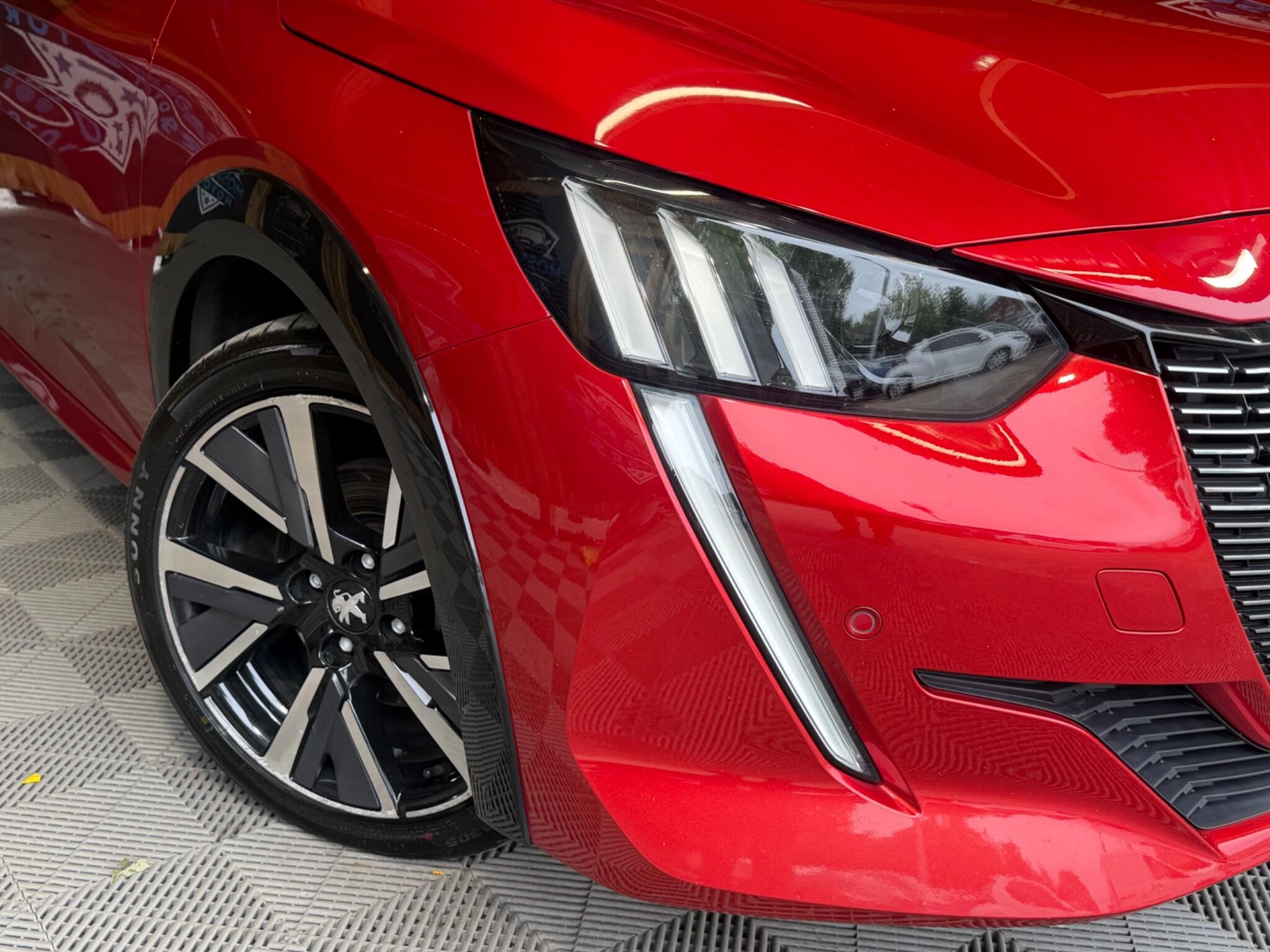 Peugeot 208 view 32