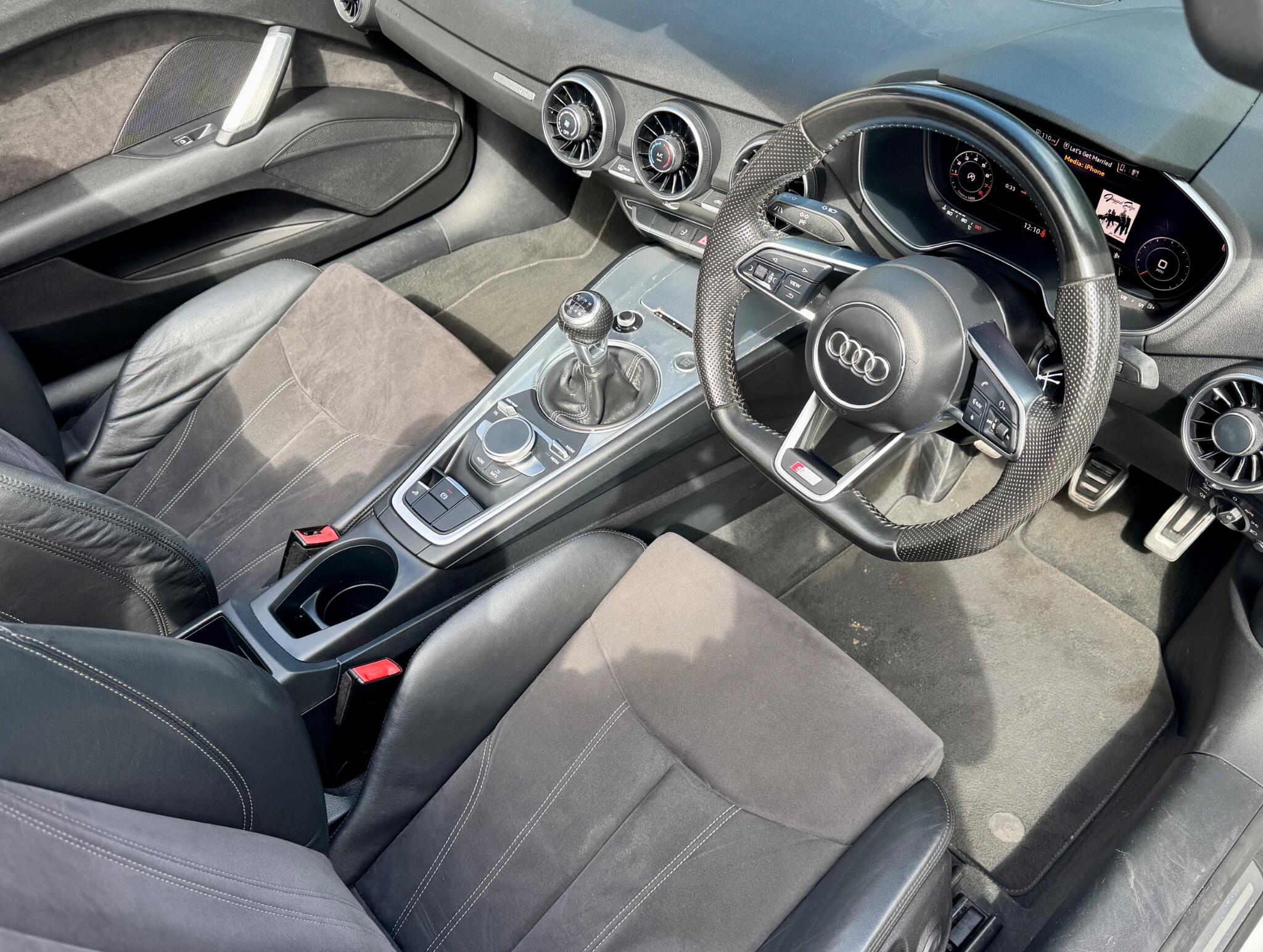 Audi TT view 26
