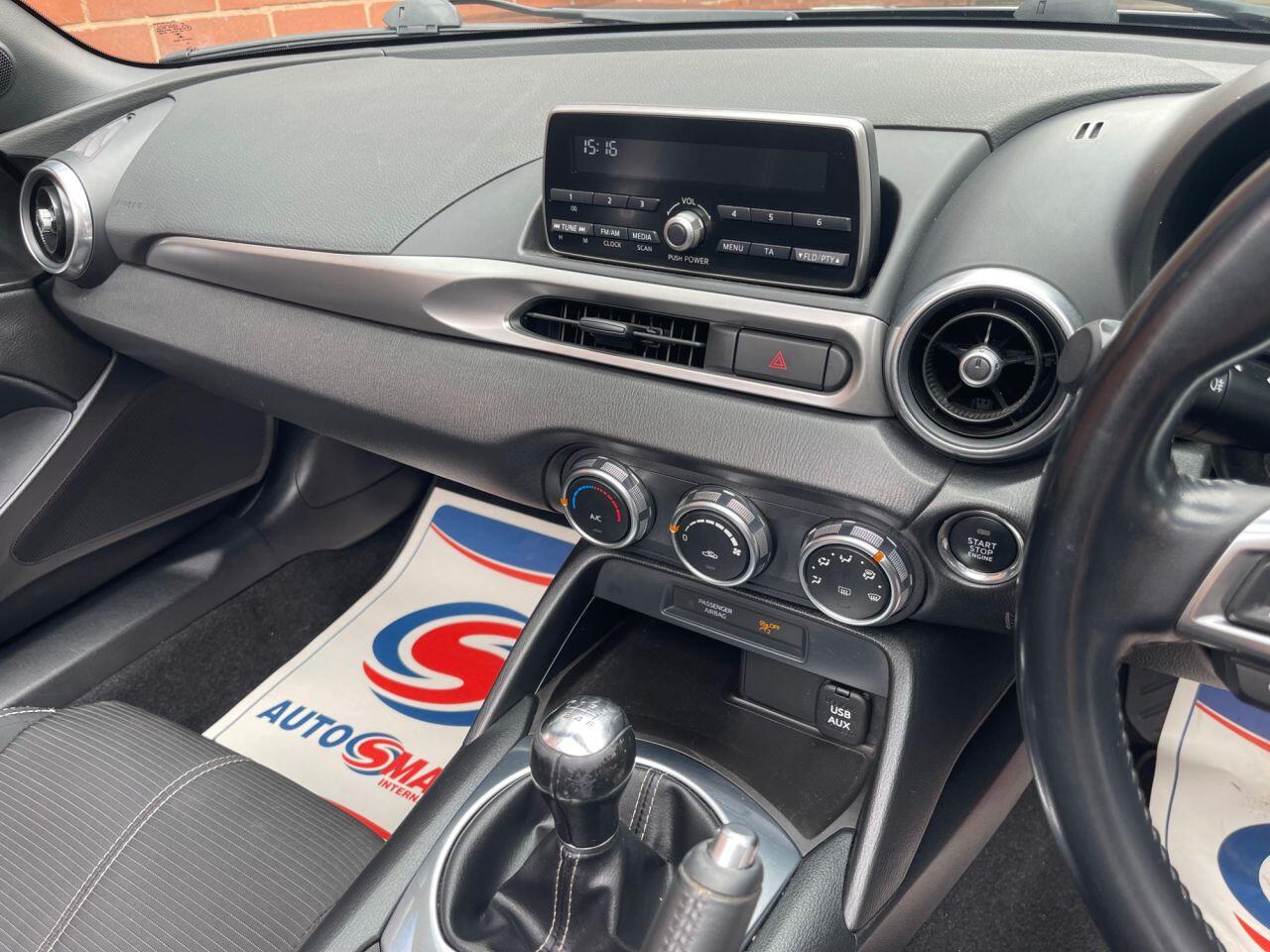 Fiat 124 Spider view 16