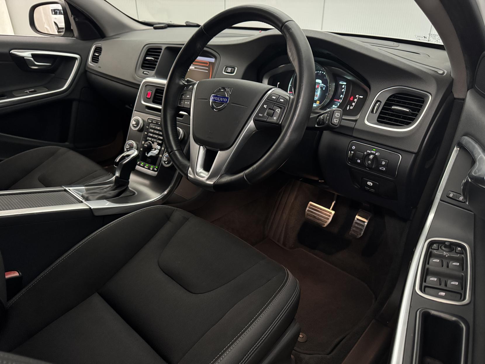Volvo V60 view 34