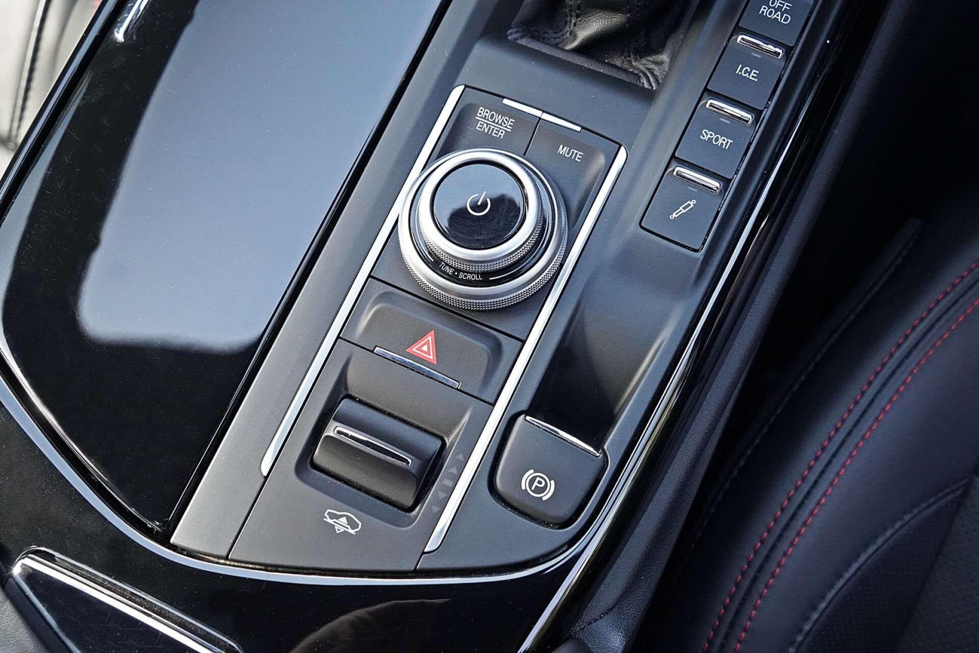 Maserati Levante view 21