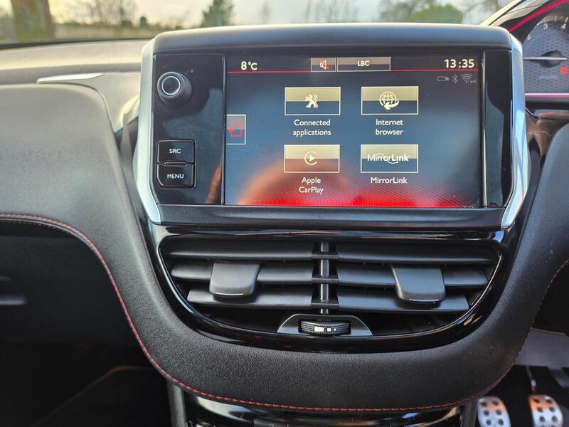 2016 Peugeot 208 image 20