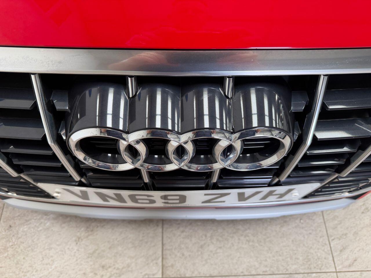 Audi Q3 view 8