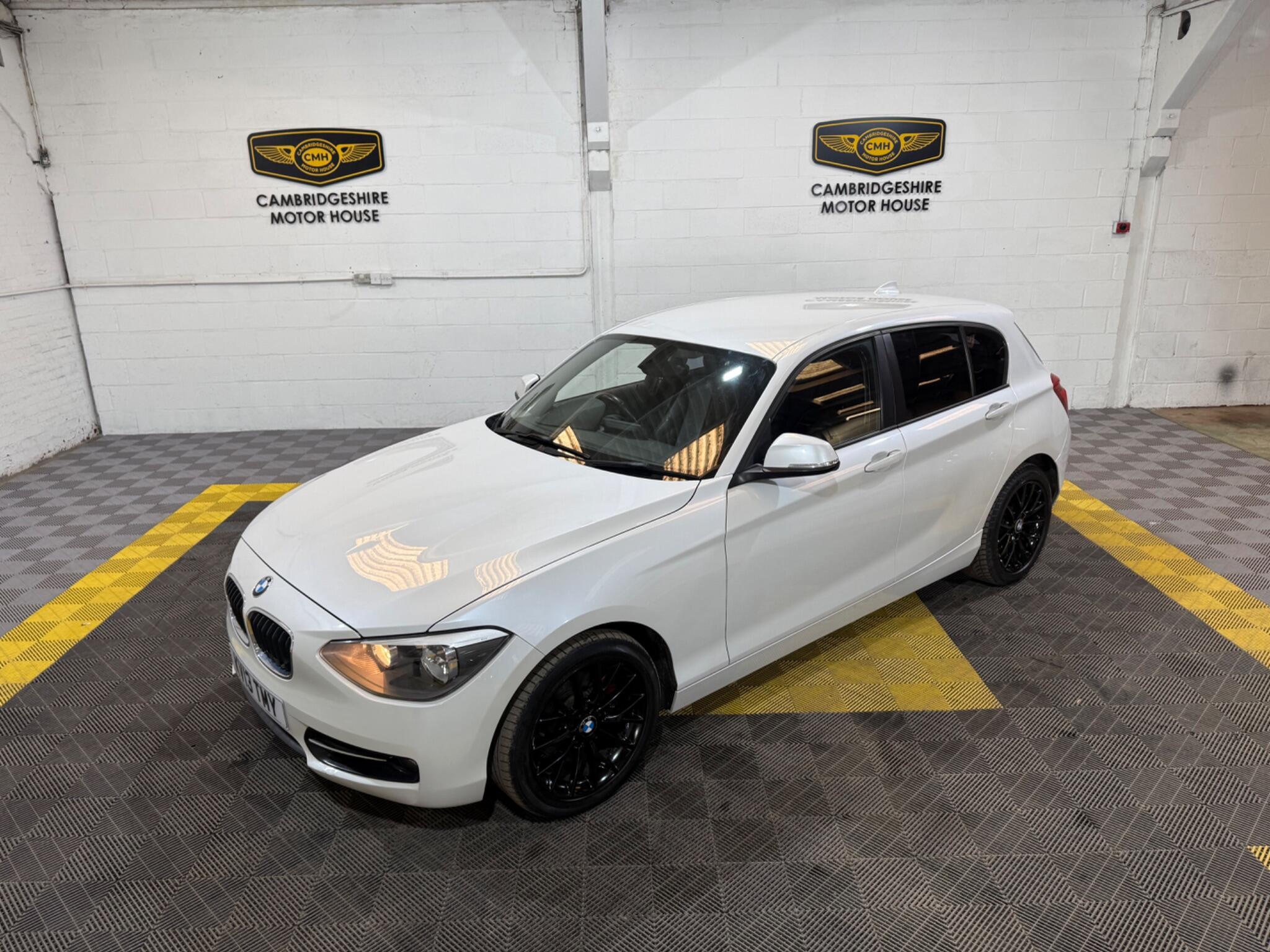 BMW 1 Series view 3