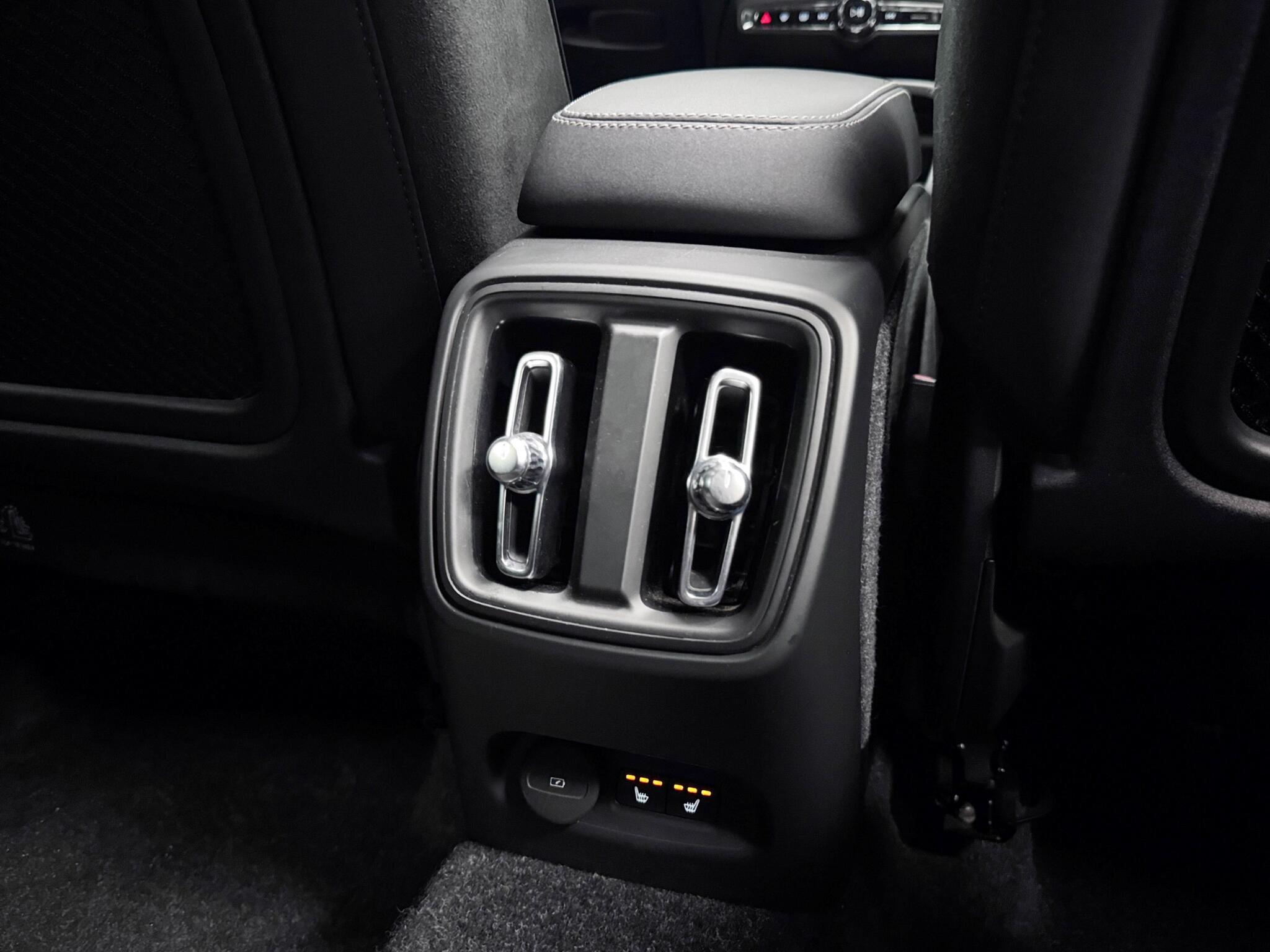 Volvo XC40 view 21