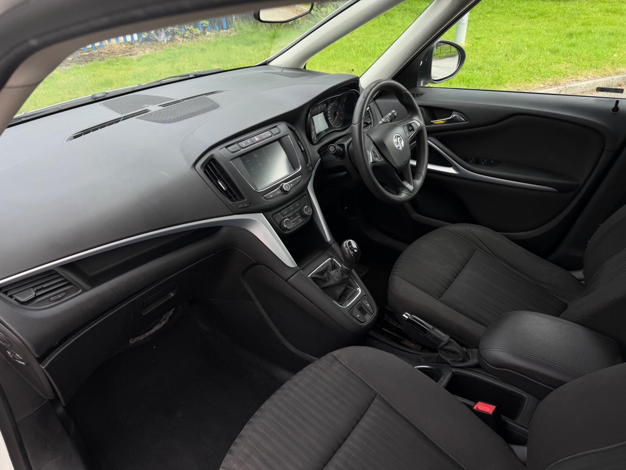 Vauxhall Zafira Tourer view 12