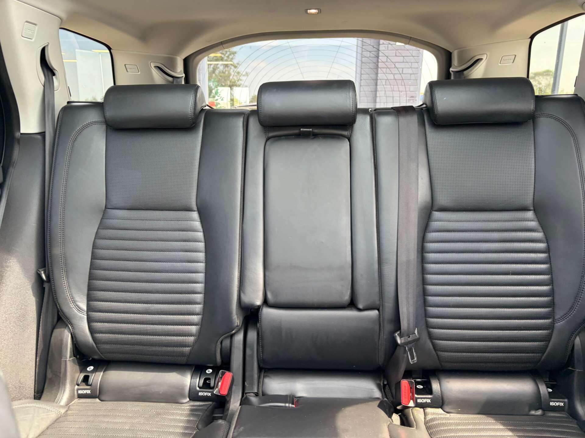 Land Rover Discovery Sport view 32