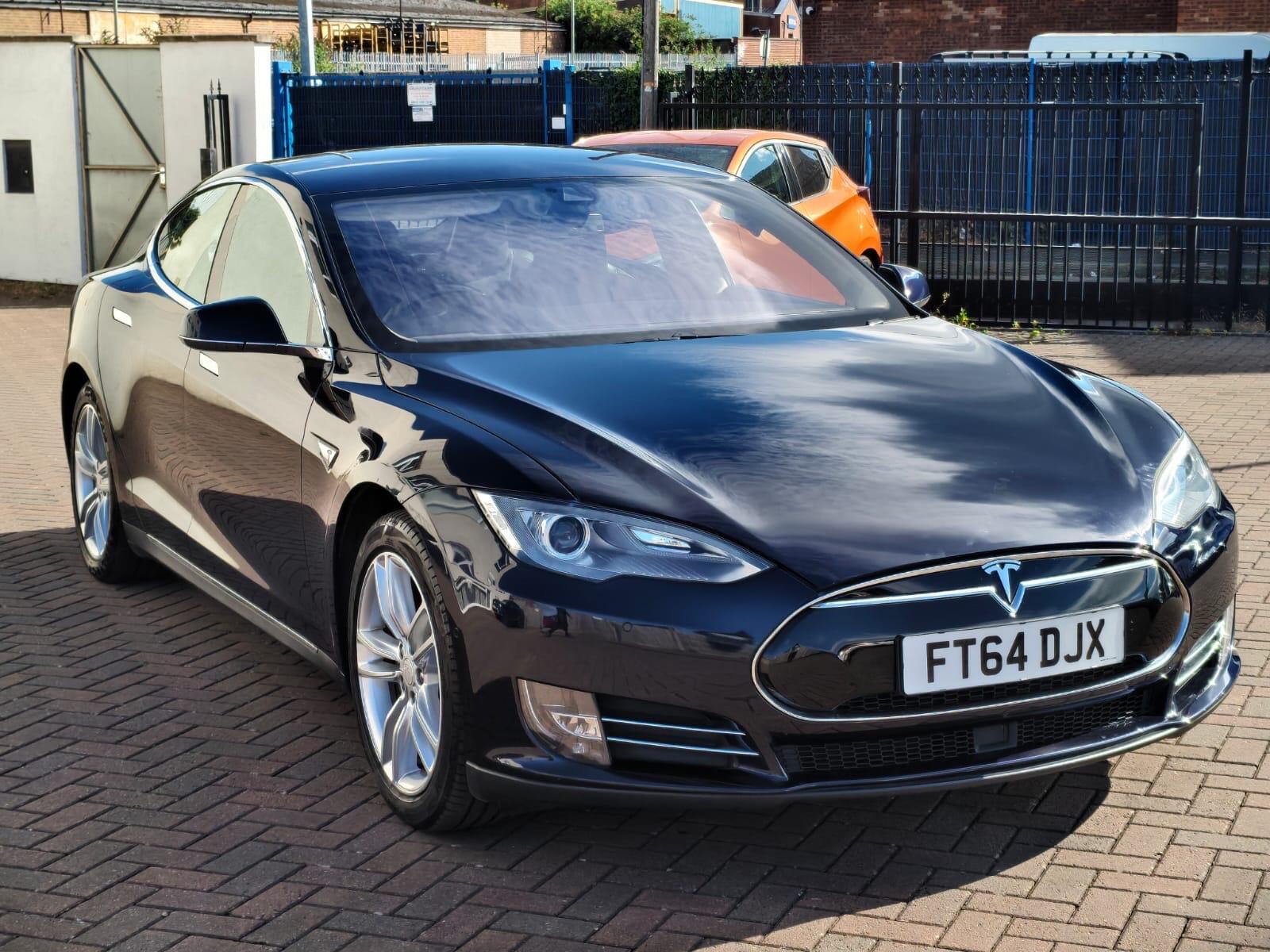 Tesla Model S view 3