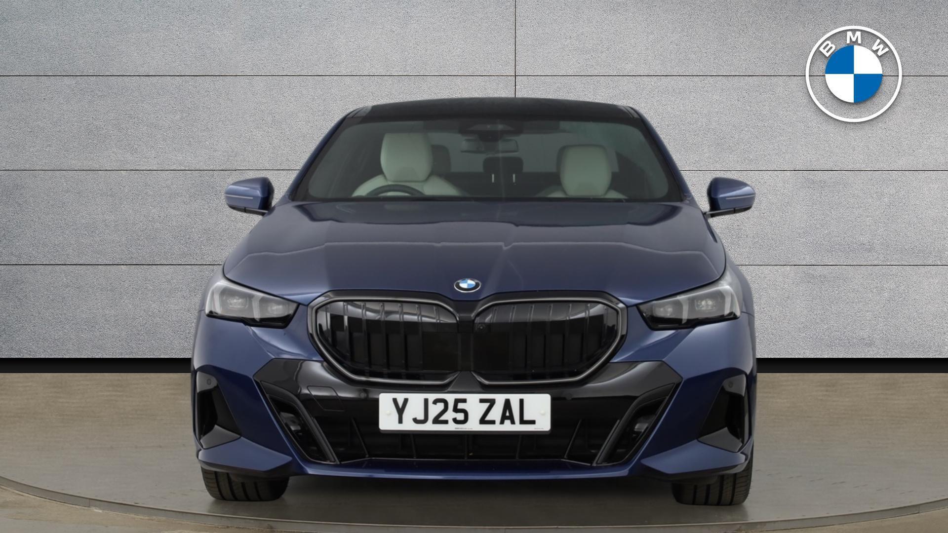 BMW 5 Series view 16