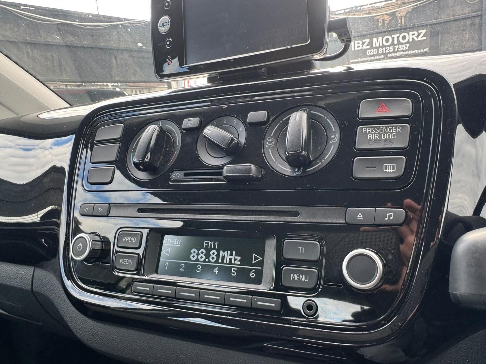 Volkswagen Up! view 54