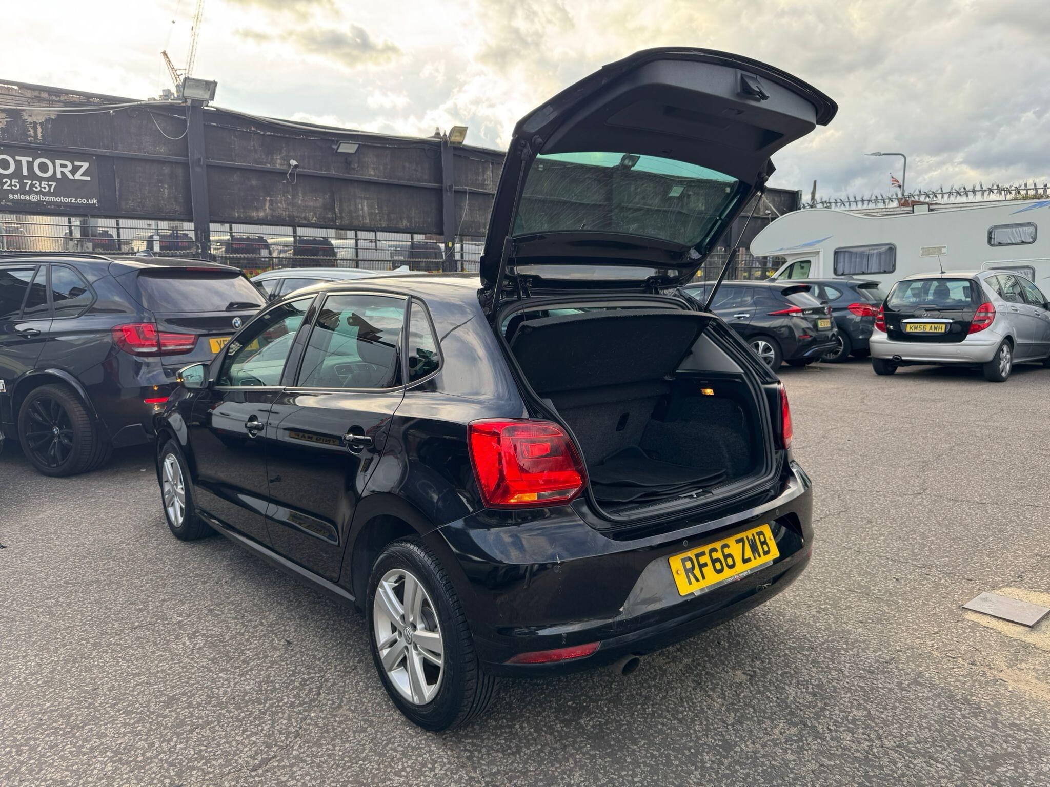 Volkswagen Polo view 31
