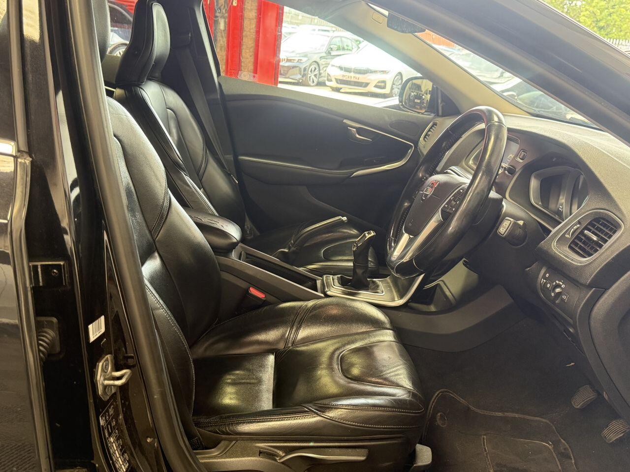Volvo V40 view 23