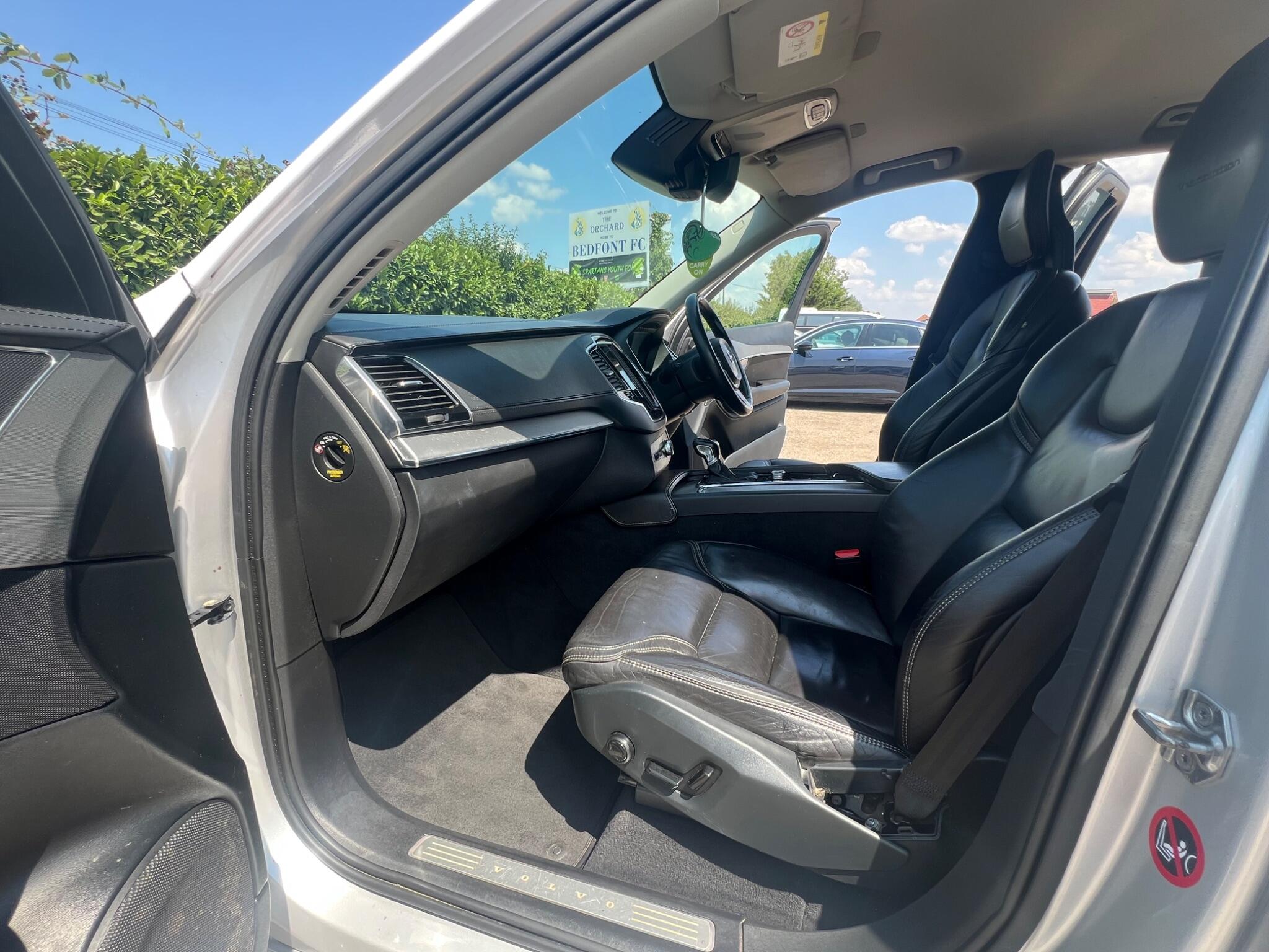 Volvo XC90 view 25