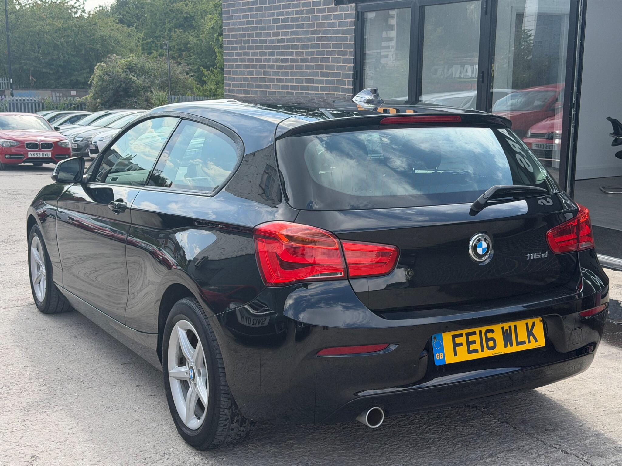 BMW 1 Series view 6