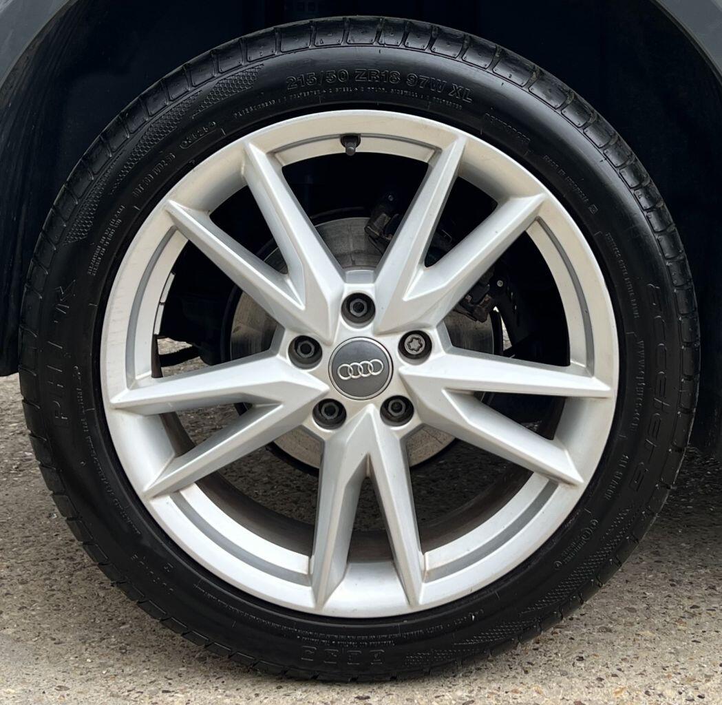 Audi Q2 view 11