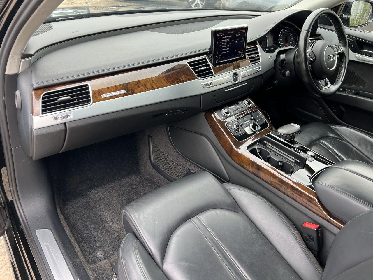 Audi A8 view 26