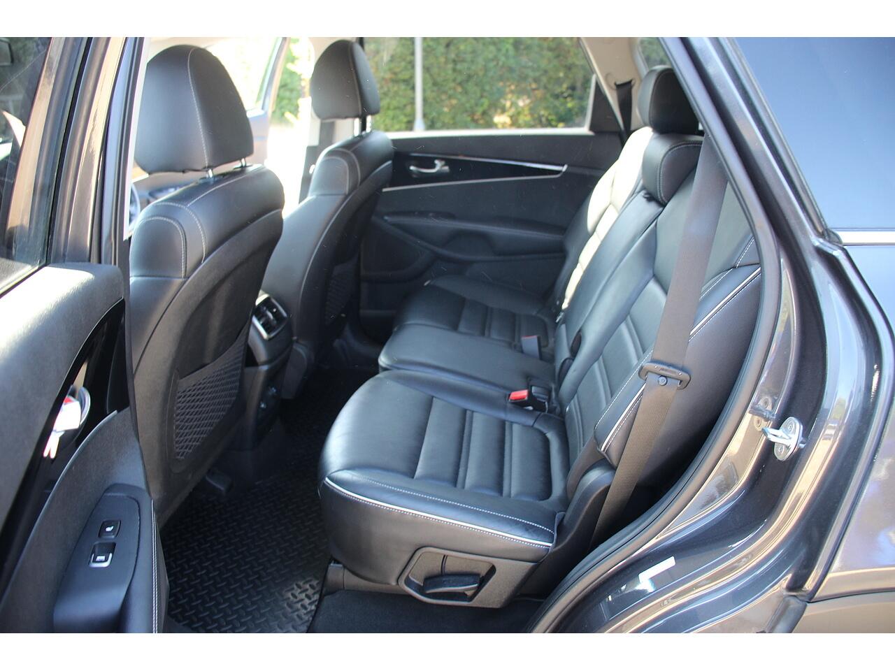 Kia Sorento view 17