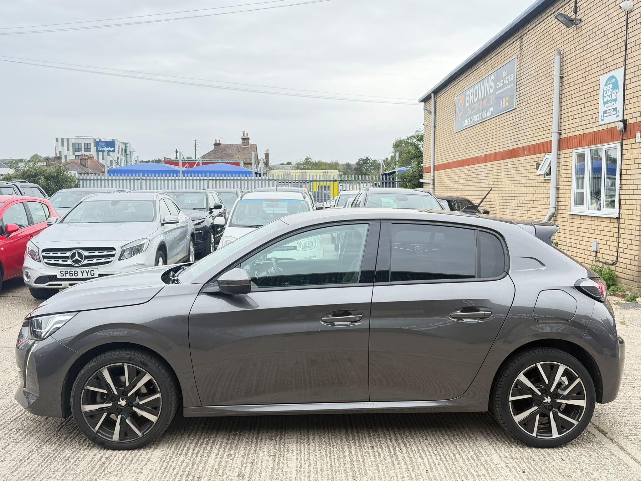 Peugeot 208 view 5