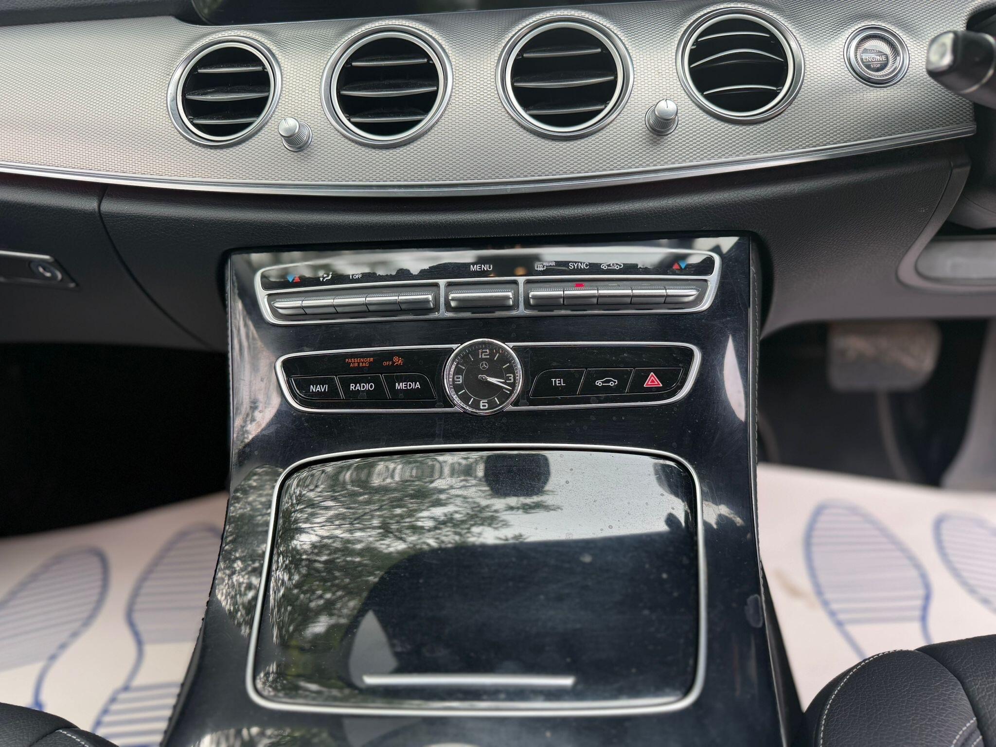 Mercedes-Benz E-Class view 21