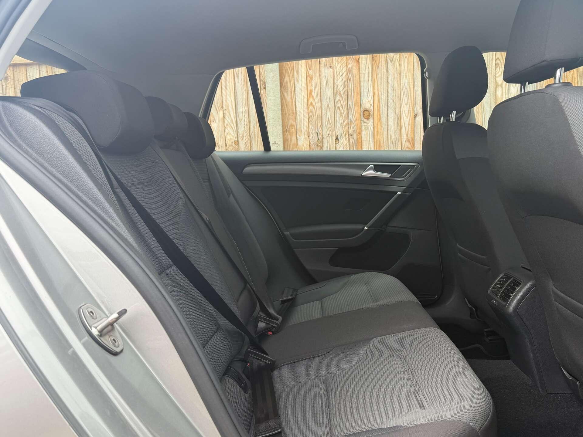 Volkswagen Golf view 18
