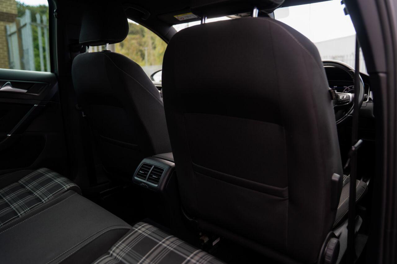 Volkswagen Golf view 43