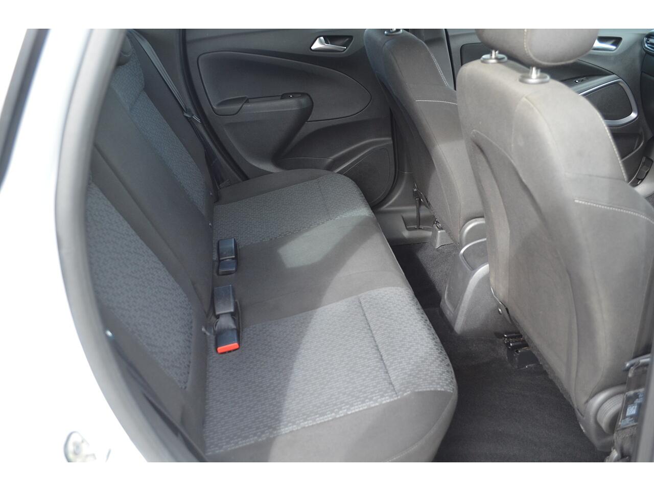 Vauxhall Crossland X view 29