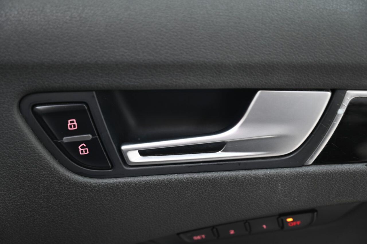 Audi RS4 Avant view 29