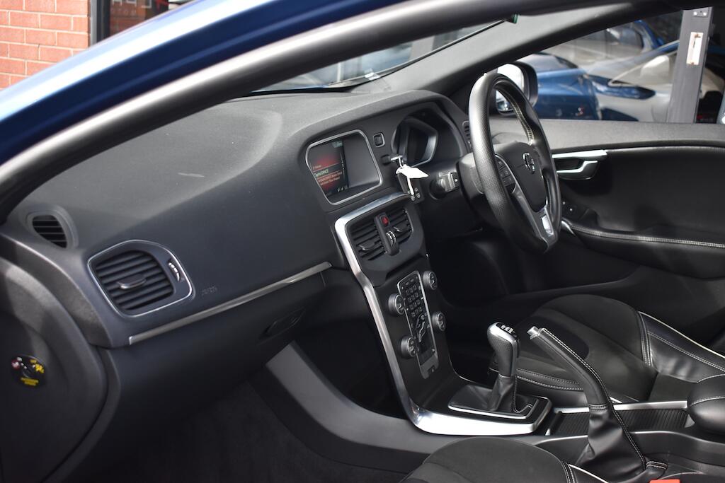 Volvo V40 view 38