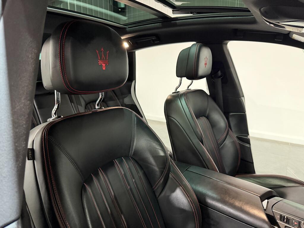 Maserati Levante view 10