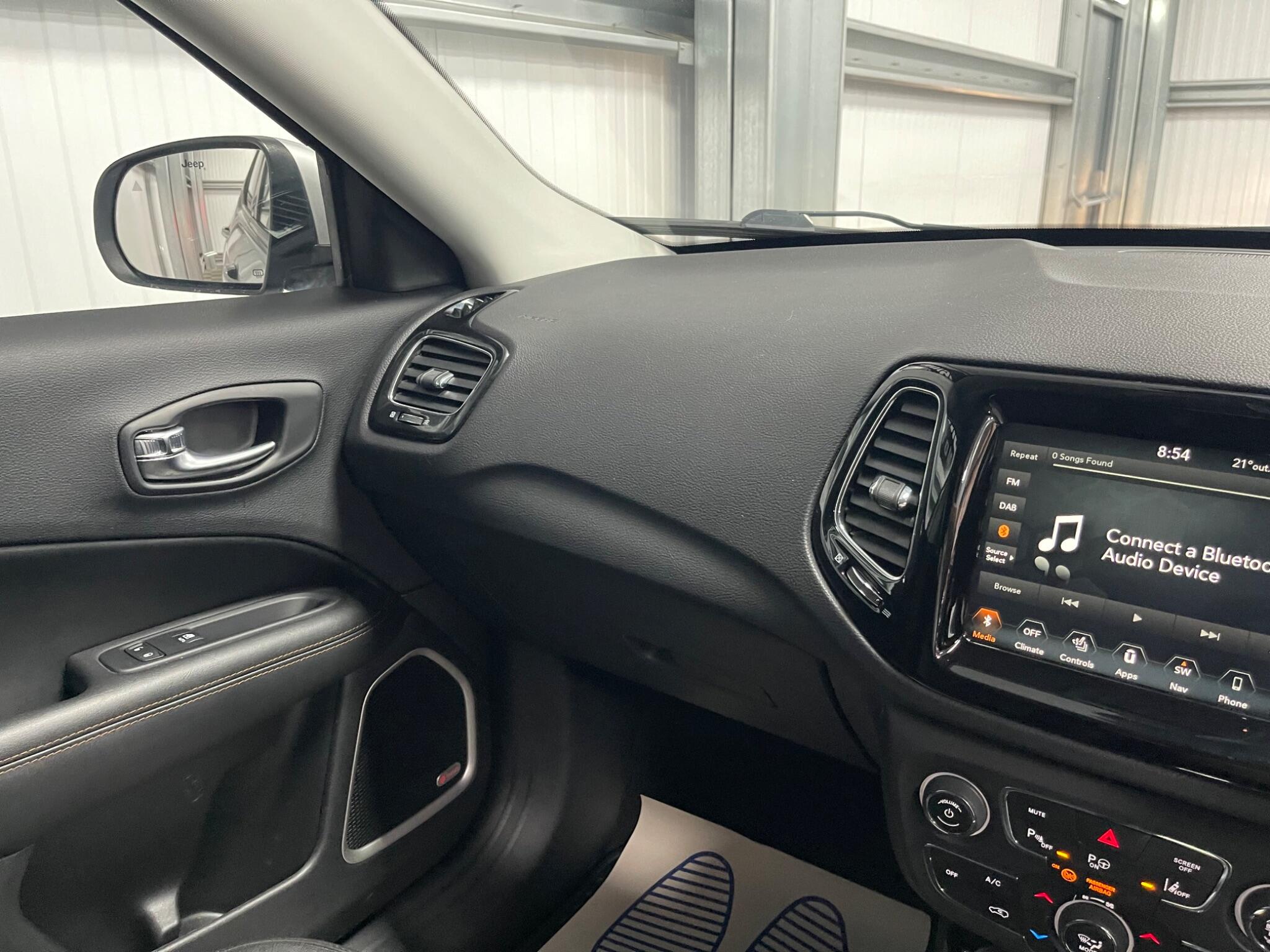 Jeep Compass view 32