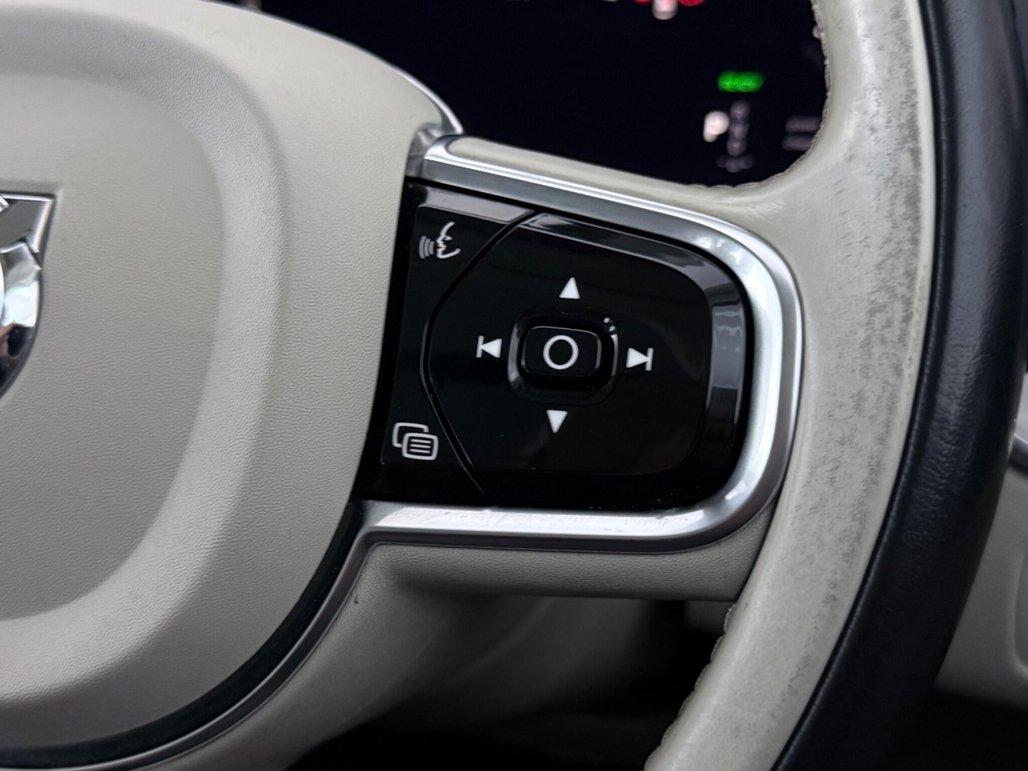 Volvo XC60 view 15