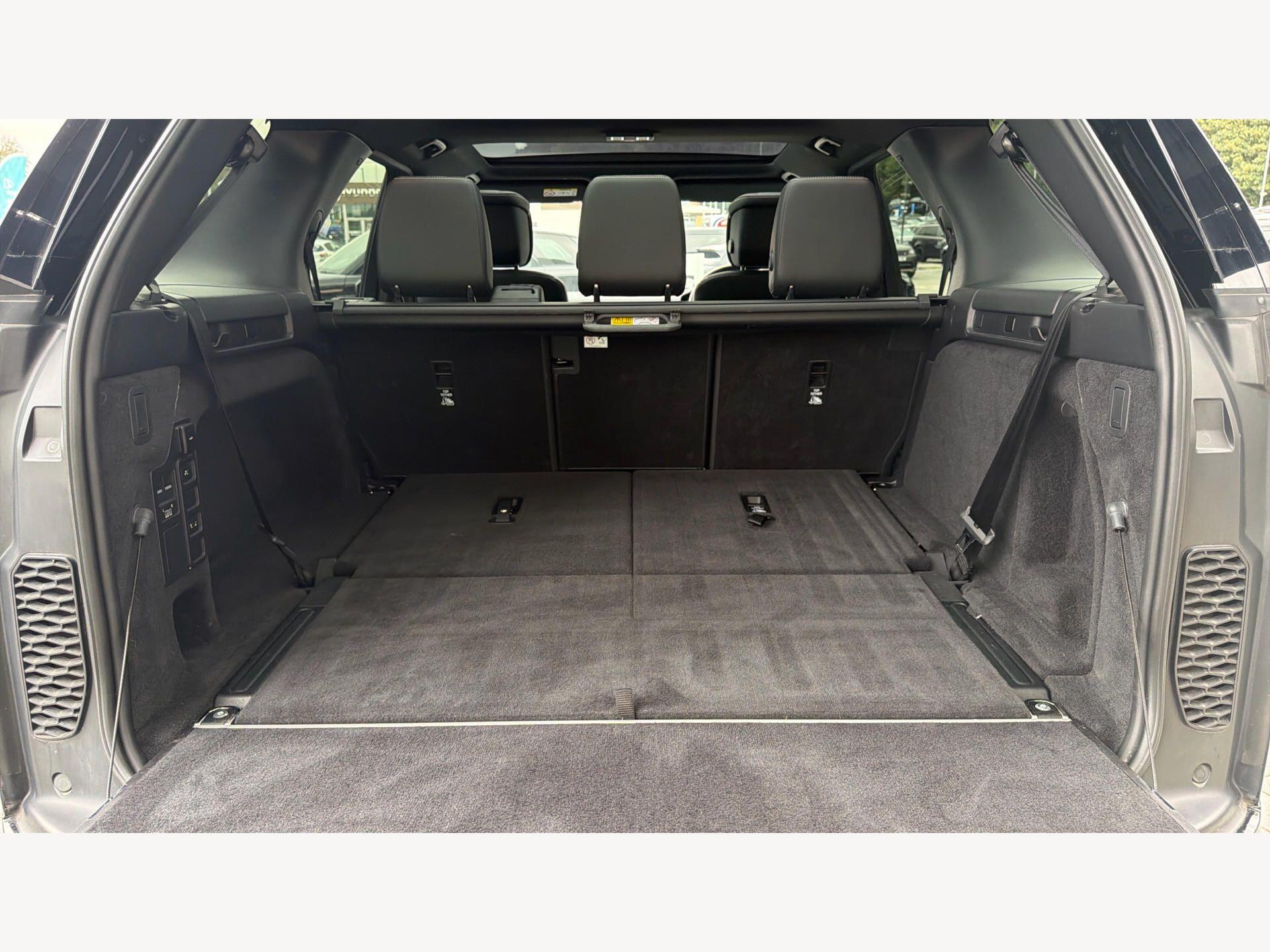 Land Rover Discovery view 12