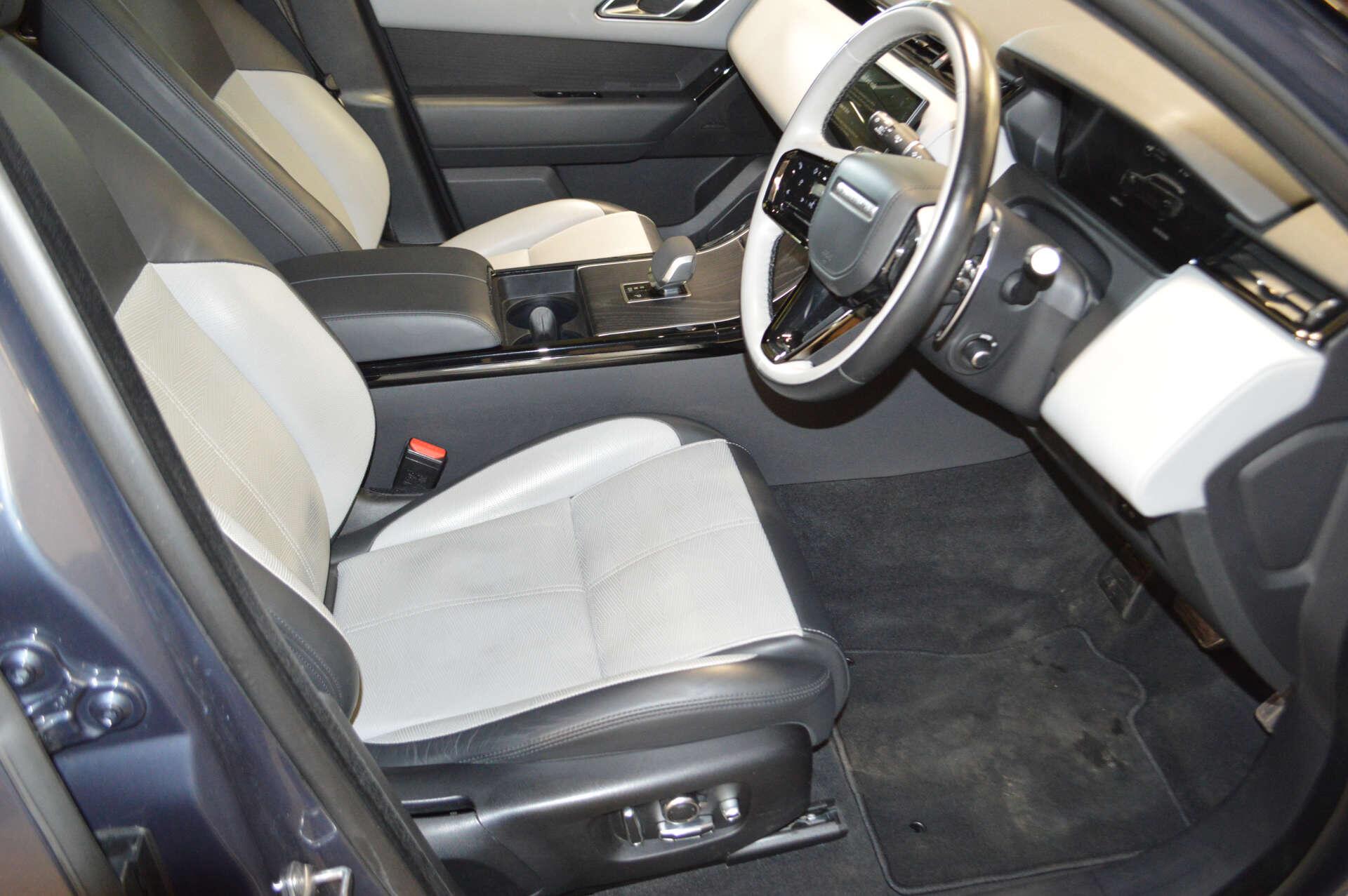 Land Rover Range Rover Velar view 13