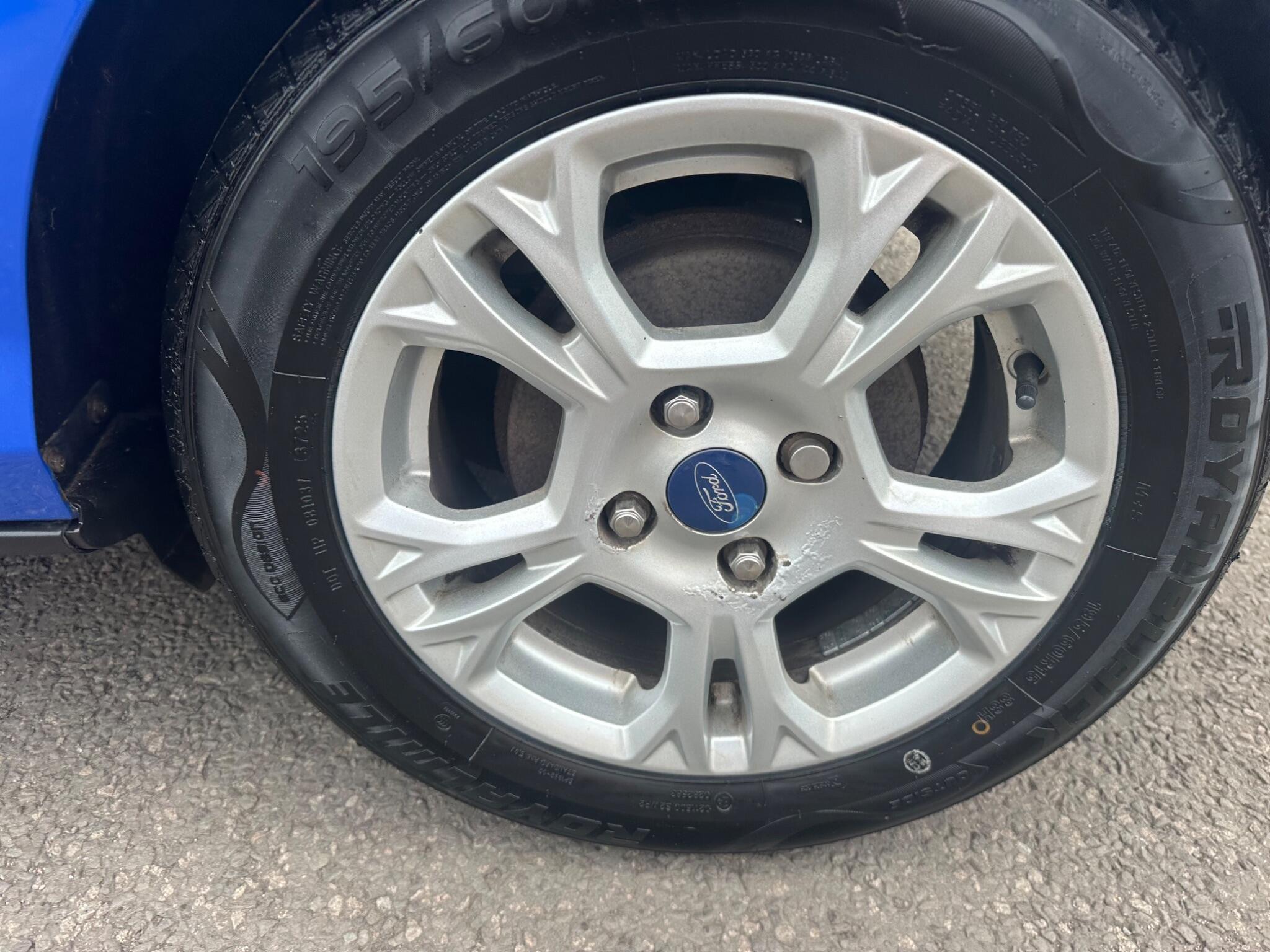 Ford B-Max view 31