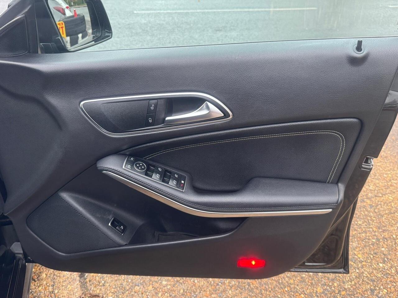 Mercedes-Benz Cla view 35