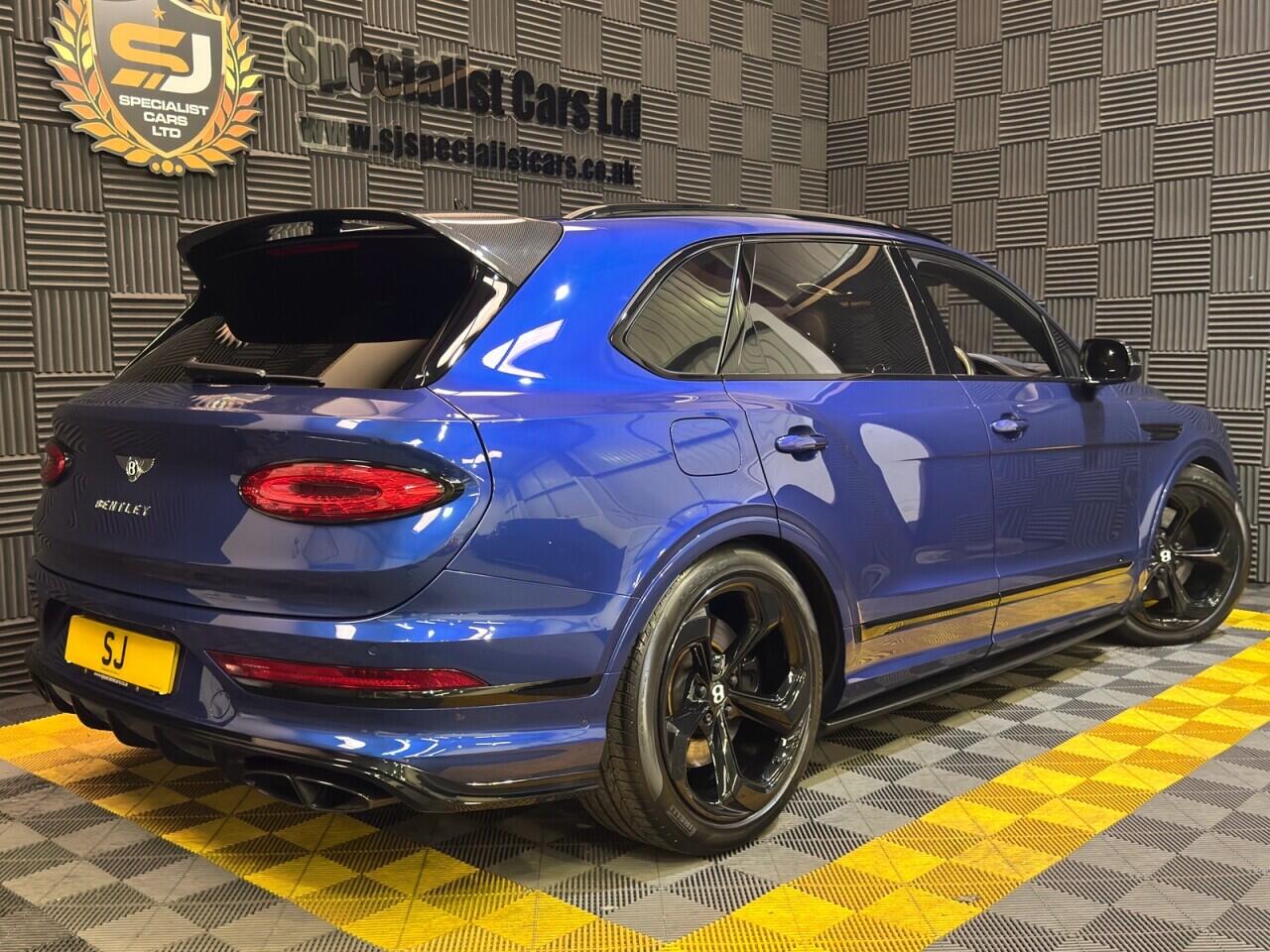 Bentley Bentayga view 20