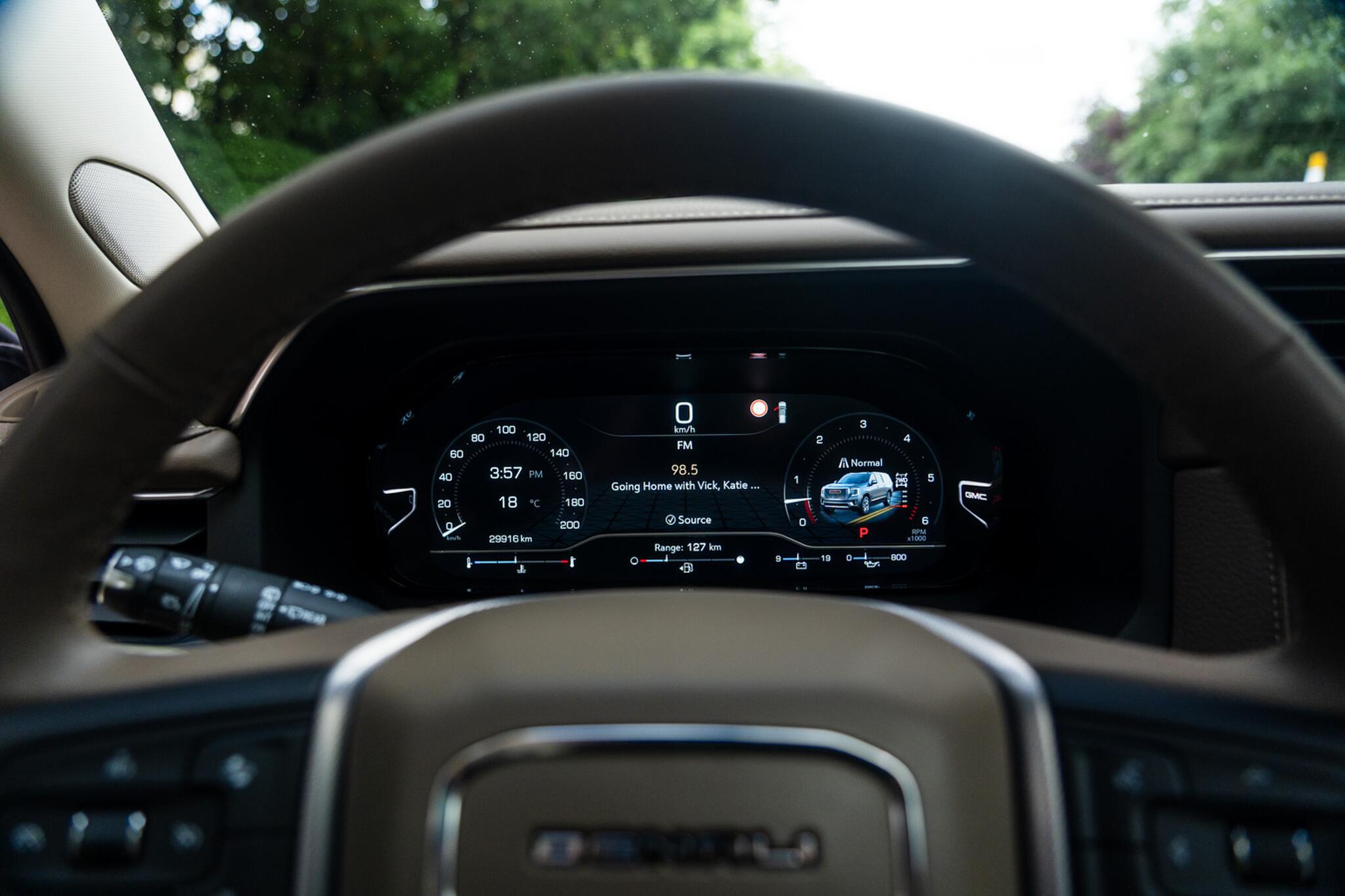 GMC Yukon view 28
