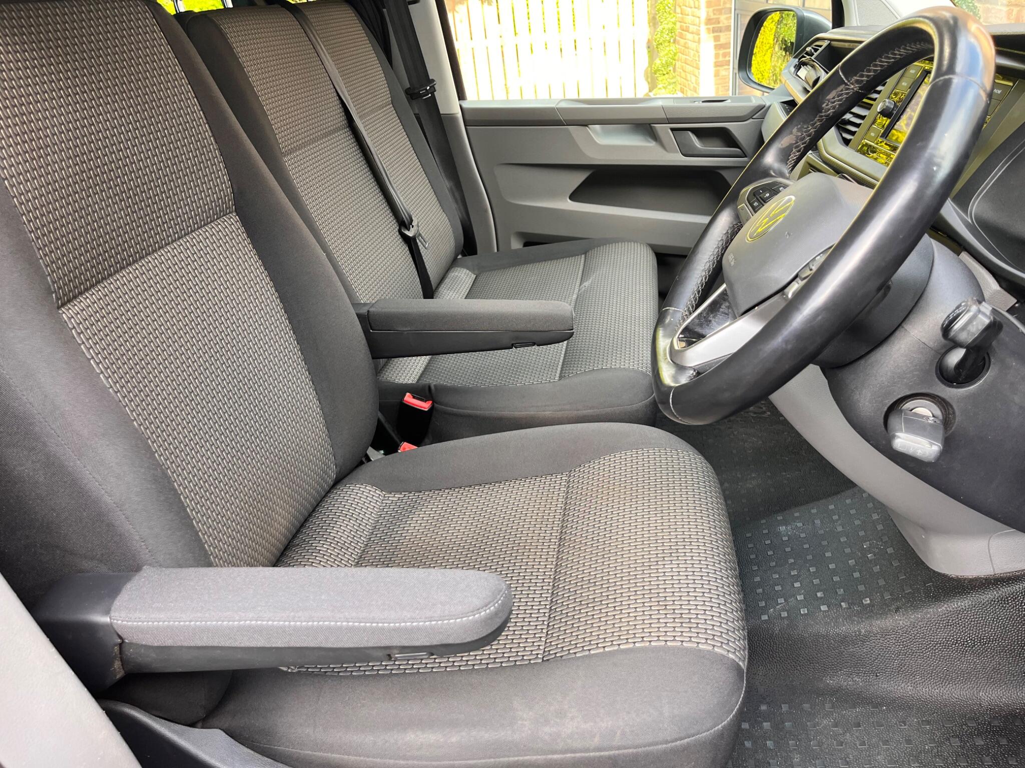 Volkswagen Transporter view 25