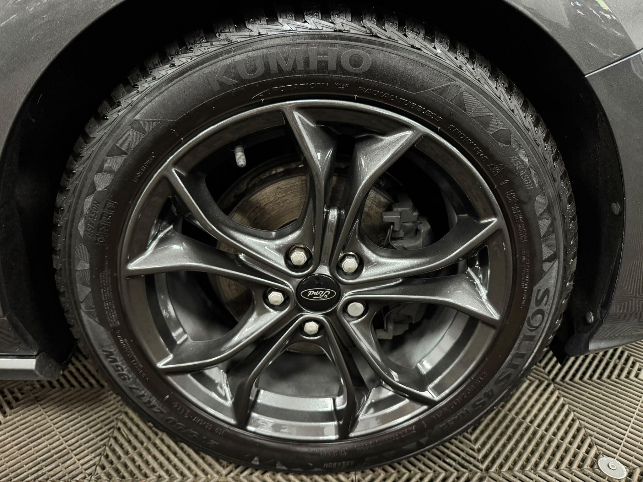 Ford Focus view 44
