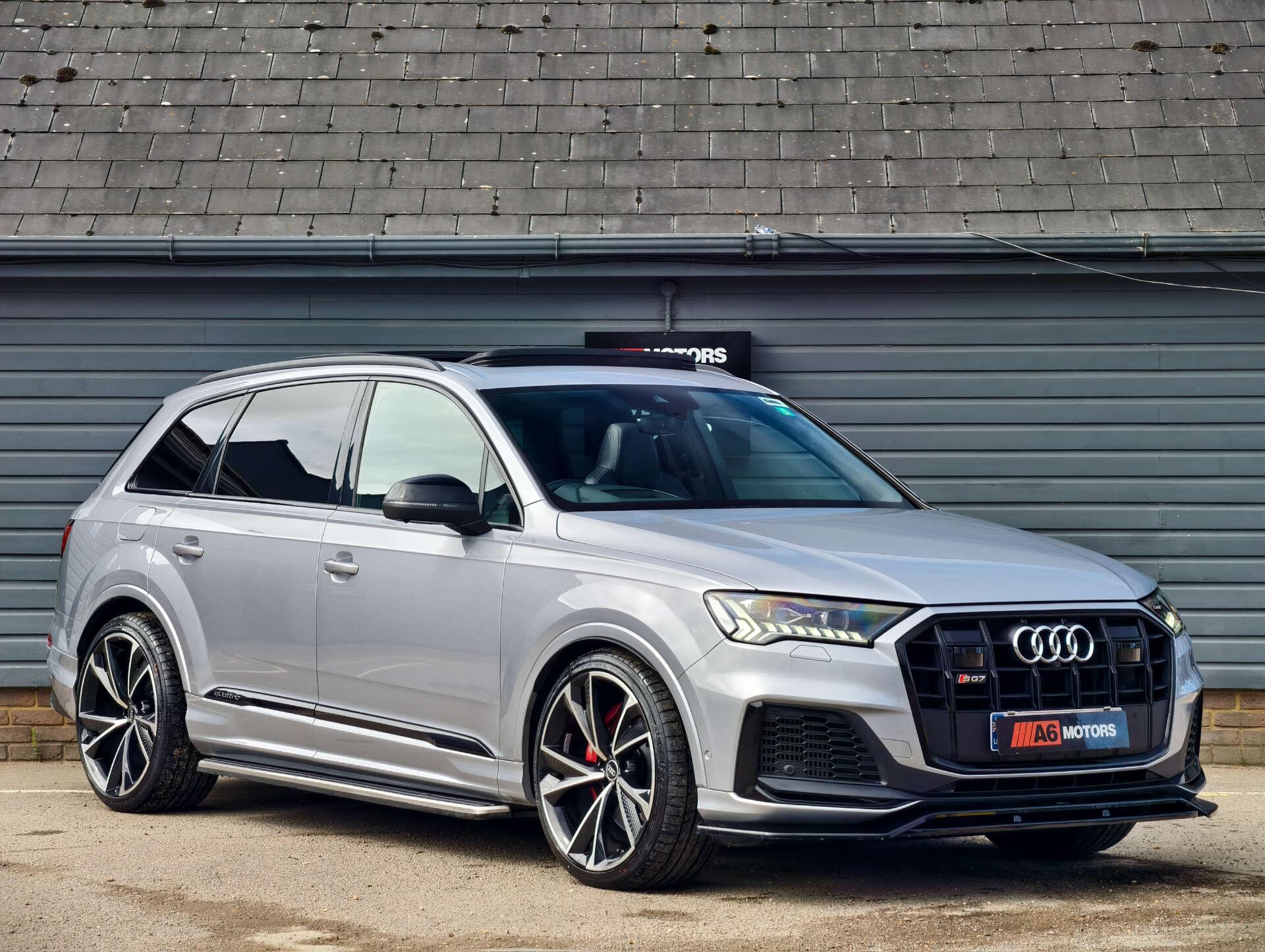 Audi SQ7 view 5
