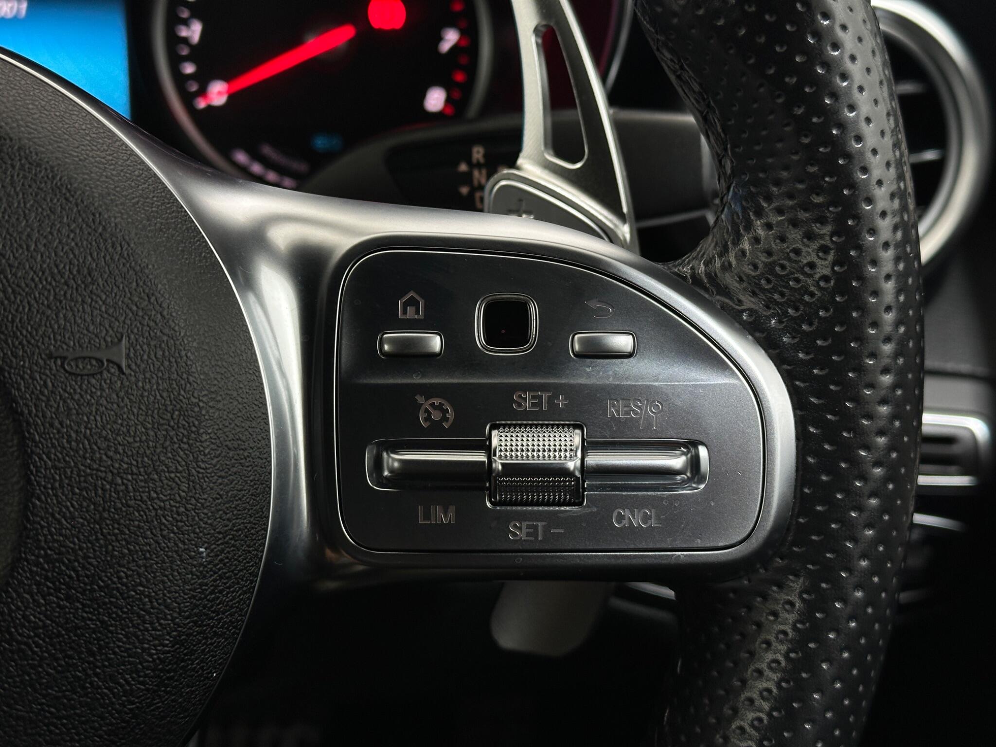 Mercedes-Benz C-Class view 16
