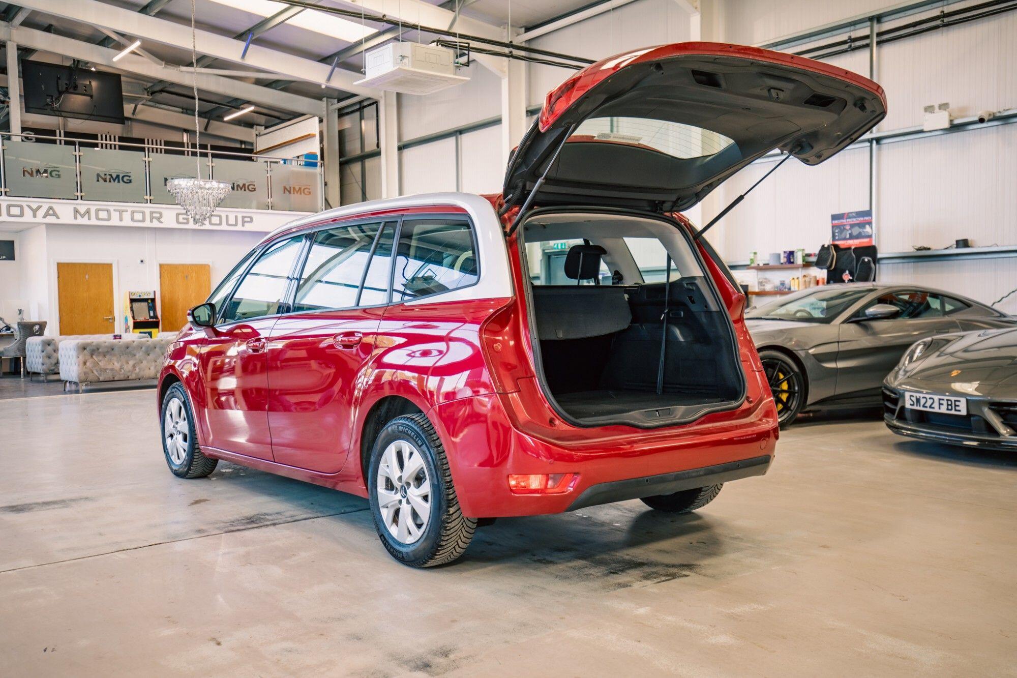 Citroen Grand C4 Spacetourer view 29